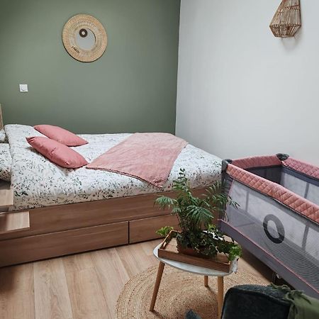 Chez Peggy Panzió Jouarre Kültér fotó